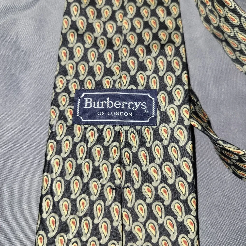Burberrys London Mens 100% Pure Silk Tie Black Yellow Red
